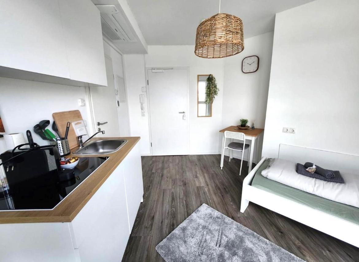 Modernes Apartment Mit Wifi, Aufzug & Kostenlos Parken El-Living Аугсбург Екстериор снимка